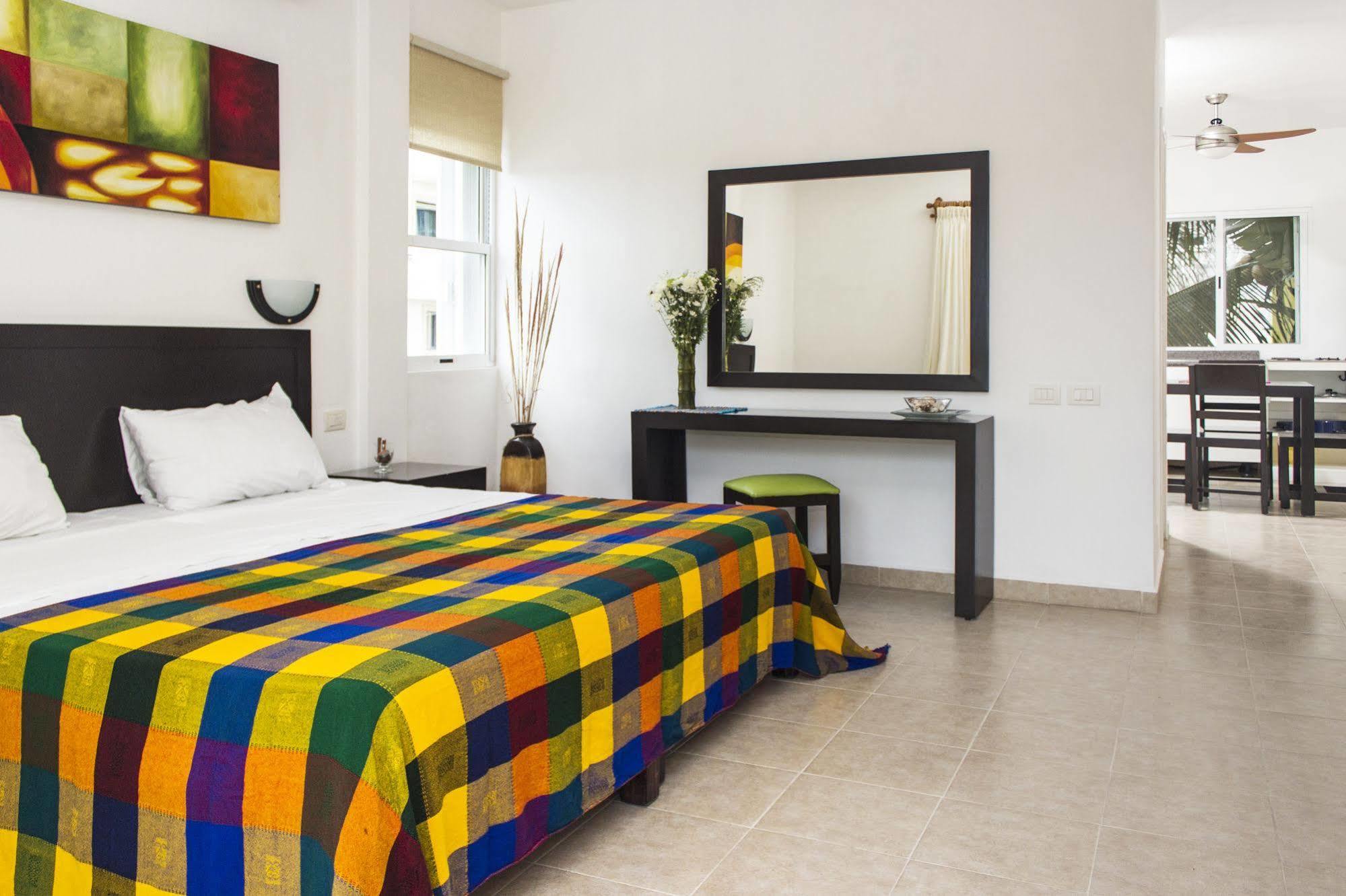 Hotel Sol Playa Playa del Carmen Exteriör bild
